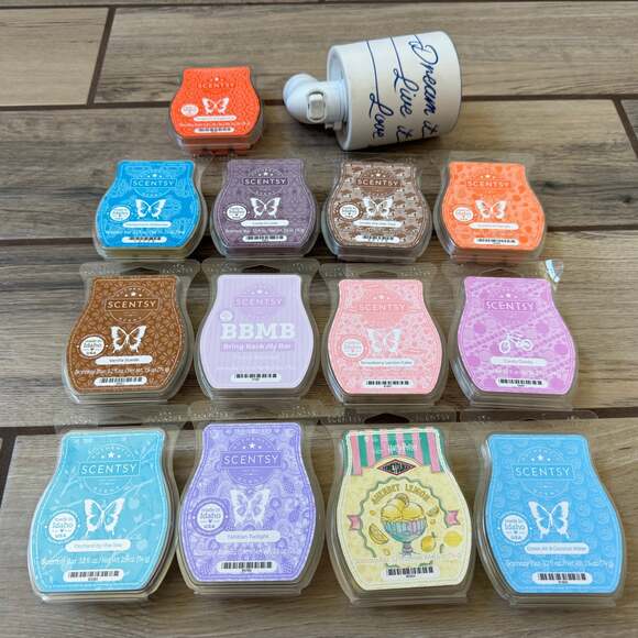 Scentsy Wax Bars and Wall Warmer Assorted retired Scents Lot of 14